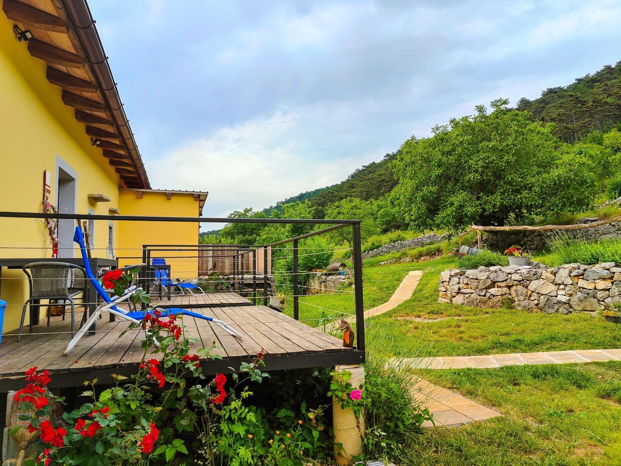 Homestead Zavadlal - Domacija Zavadlal Komen Exterior photo